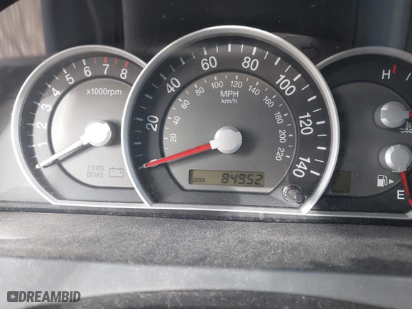 2007 Kia Sorento EX with VIN KNDJC736475664724, listed as a IAAI auction lot 41723879 with 84,952 mi miles. Bid and sale history available at carsss.com. Image 7.