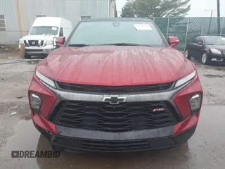 2023 Chevrolet Blazer RS z VIN 3GNKBKRS4PS213093, wystawiony jako IAAI lot #41111731 z przebiegiem 16 435 mil mil oraz . Historia ofert i sprzedaży dostępna na DreamBid. Obrazek 12.