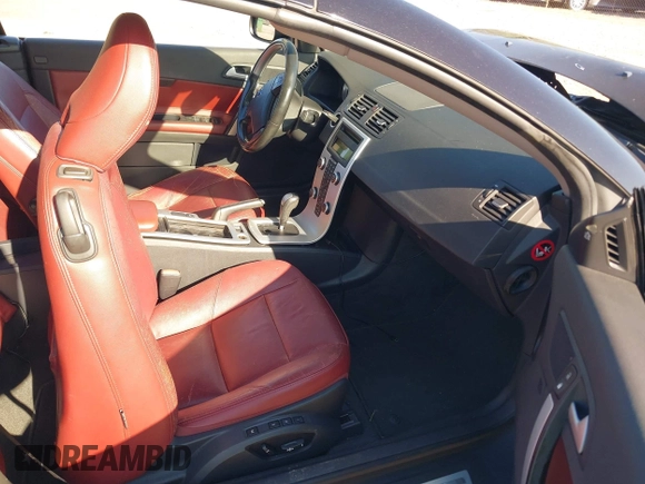 2011 Volvo C70 z VIN YV1672MC6BJ114811, wystawiony jako IAAI lot #42296694 z przebiegiem 130 134 mil mil oraz . Historia ofert i sprzedaży dostępna na DreamBid. Obrazek 5.