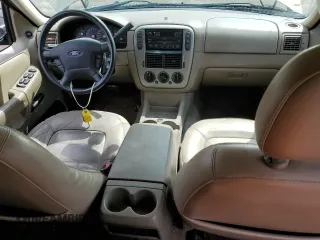 2005 Ford Explorer XLT с VIN 1FMZU73E85UA26725, выставлен на аукционе Copart как лот 58692205 с пробегом 152 308 миль миль и Списание • Salvage title. История ставок и продаж доступна на DreamBid. Изображение 8.