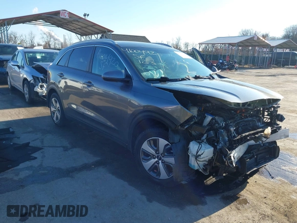 2018 Kia Niro LX with VIN KNDCB3LC0J5161919, listed as a IAAI auction lot 41004920 with 92,158 mi miles. Bid and sale history available at carsss.com. Image 1.