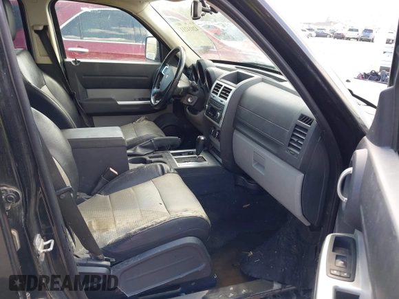 2007 Dodge Nitro SLT with VIN 1D8GU58K97W679278, listed as a IAAI auction lot 42014211 with 213,451 mi miles and . Bid and sale history available at carsss.com. Image 5.