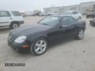 2001 Mercedes-Benz SLK-Class with VIN WDBKK65F41F231922, listed as a Copart auction lot 44355855 with 91,480 mi miles and Salvage Title. Bid and sale history available at carsss.com. Image 1.