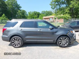 2017 Ford Explorer Platinum z VIN 1FM5K8HT0HGB85923, wystawiony jako IAAI lot #42399738 z przebiegiem 107 592 mil mil oraz . Historia ofert i sprzedaży dostępna na DreamBid. Obrazek 12.