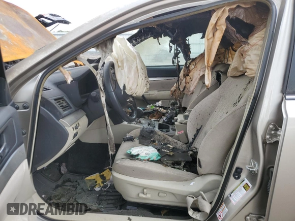 2014 Subaru Legacy Premium z VIN 4S3BMCC68E3005614, wystawiony jako Copart lot #57376495 z przebiegiem Nie podano mil oraz Szkoda całkowita • Salvage title. Historia ofert i sprzedaży dostępna na DreamBid. Obrazek 7.