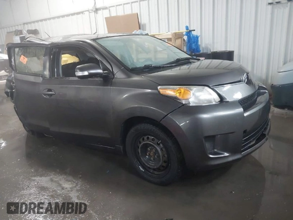 2013 Scion xD z VIN JTKKUPB46D1029288, wystawiony jako IAAI lot #41265802 z przebiegiem 243 294 mil mil oraz . Historia ofert i sprzedaży dostępna na DreamBid. Obrazek 1.