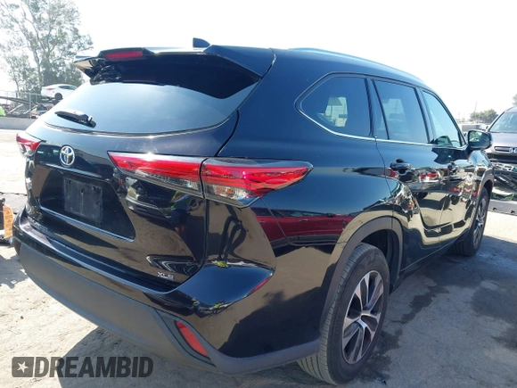 2021 Toyota Highlander XLE with VIN 5TDGZRAH2MS065304, listed as a IAAI auction lot 42386731 with 67,893 mi miles and . Bid and sale history available at DreamBid. Image 4.