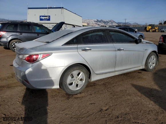 2012 Hyundai Sonata Hybrid with VIN KMHEC4A40CA033709, listed as a Copart auction lot 49738935 with 0 mi miles and Salvage Title. Bid and sale history available at carsss.com. Image 3.