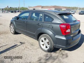 2011 Dodge Caliber Mainstreet z VIN 1B3CB3HAXBD121699, wystawiony jako IAAI lot #42208974 z przebiegiem 120 228 mil mil oraz . Historia ofert i sprzedaży dostępna na DreamBid. Obrazek 3.