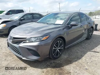 2020 Toyota Camry SE z VIN 4T1G11AK8LU335338, wystawiony jako IAAI lot #41908752 z przebiegiem 75 825 mil mil oraz . Historia ofert i sprzedaży dostępna na DreamBid. Obrazek 18.
