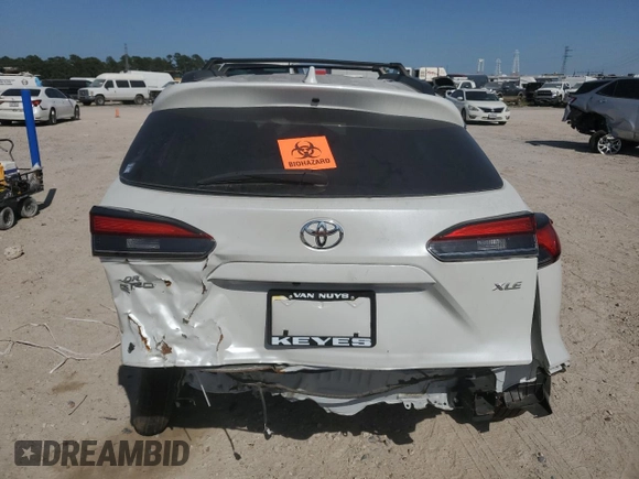 2022 Toyota Corolla Cross XLE with VIN 7MUDAAAG2NV013763, listed as a Copart auction lot 53041385 with 13 mi miles and Clean title. Bid and sale history available at DreamBid. Image 6.