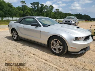 2012 Ford Mustang V6 z VIN 1ZVBP8EM8C5207416, wystawiony jako Copart lot #57823615 z przebiegiem 162 286 mil mil oraz Szkoda całkowita • Salvage title. Historia ofert i sprzedaży dostępna na DreamBid. Obrazek 4.