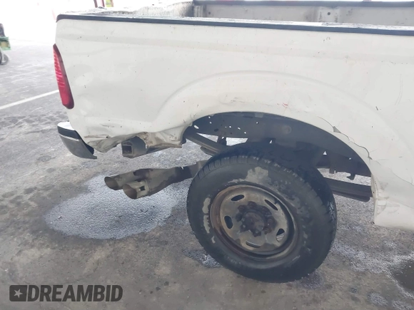 2013 Ford F-250 XL with VIN 1FT7X2BT8DEA72909, listed as a IAAI auction lot 40424932 with 392,409 mi miles and . Bid and sale history available at DreamBid. Image 17.