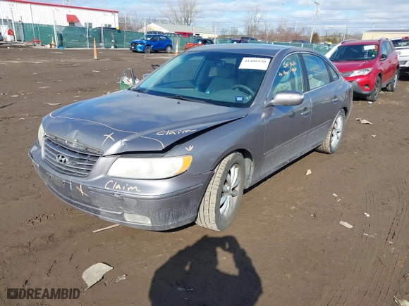 2008 Hyundai Azera Limited with VIN KMHFC46F18A303830, listed as a IAAI auction lot 41488930 with 245,844 mi miles. Bid and sale history available at carsss.com. Image 17.