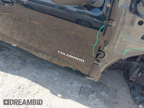 2018 Chevrolet Colorado 4WD LT z VIN 1GCGTCEN0J1265248, wystawiony jako IAAI lot #42247568 z przebiegiem 74 863 mil mil oraz . Historia ofert i sprzedaży dostępna na DreamBid. Obrazek 19.