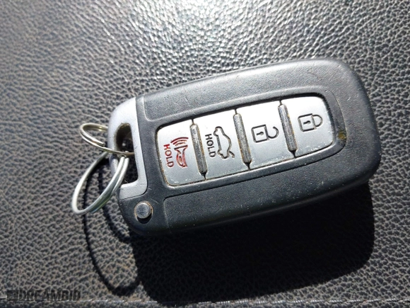 2015 Hyundai Sonata Hybrid Limited with VIN KMHEC4A44FA137270, listed as a IAAI auction lot 41825448 with 72,738 mi miles. Bid and sale history available at carsss.com. Image 11.