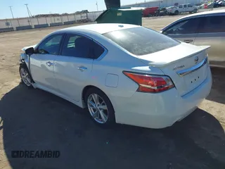 2014 Nissan Altima 2.5 with VIN 1N4AL3AP8EC407469, listed as a IAAI auction lot 41685709 with 106,295 mi miles. Bid and sale history available at carsss.com. Image 3.