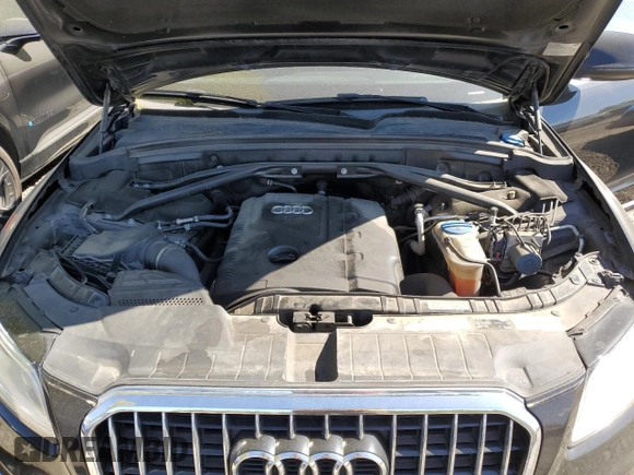 2014 Audi Q5 Premium Plus with VIN WA1LFAFP1EA058376, listed as a Copart auction lot 53875565 with 136,363 mi miles and Clean Title. Bid and sale history available at carsss.com. Image 12.