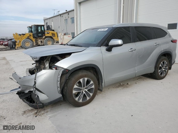 2023 Toyota Highlander Hybrid XLE with VIN 5TDKBRCH9PS575262, listed as a Copart auction lot 82327064 with 0 mi miles and Salvage Title. Bid and sale history available at carsss.com. Image 1.