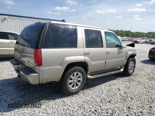 1999 Cadillac Escalade z VIN 1GYEK13RXXR408201, wystawiony jako Copart lot #53805845 z przebiegiem 268 205 mil mil oraz Szkoda całkowita • Salvage title. Historia ofert i sprzedaży dostępna na DreamBid. Obrazek 3.