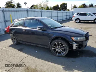 2008 Volvo C30 Version 1.0 with VIN YV1MK672982052260, listed as a Copart auction lot 52258725 with 133,421 mi miles and Salvage Title. Bid and sale history available at DreamBid. Image 4.