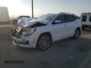 2024 GMC Terrain Denali z VIN 3GKALXEG7RL400510, wystawiony jako Copart lot #53283645 z przebiegiem 4 870 mil mil oraz Szkoda całkowita • Salvage title. Historia ofert i sprzedaży dostępna na DreamBid. Obrazek 1.