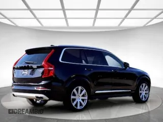 2018 Volvo XC90 Inscription z VIN YV4A22PL6J1212XXX, wystawiony jako Copart lot #59247355 z przebiegiem 139 241 mil mil oraz Tytuł czysty. Historia ofert i sprzedaży dostępna na DreamBid. Obrazek 4.
