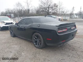 2022 Dodge Challenger R/T with VIN 2C3CDZBT8NH254575, listed as a IAAI auction lot 41912825 with 31,518 mi miles. Bid and sale history available at carsss.com. Image 3.