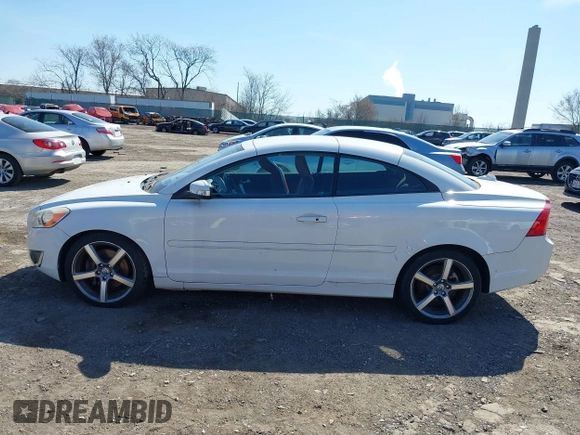 2013 Volvo C70 T5 с VIN YV1672MC2DJ137263, выставлен на аукционе IAAI как лот 41834316 с пробегом 26 337 миль миль и . История ставок и продаж доступна на DreamBid. Изображение 15.