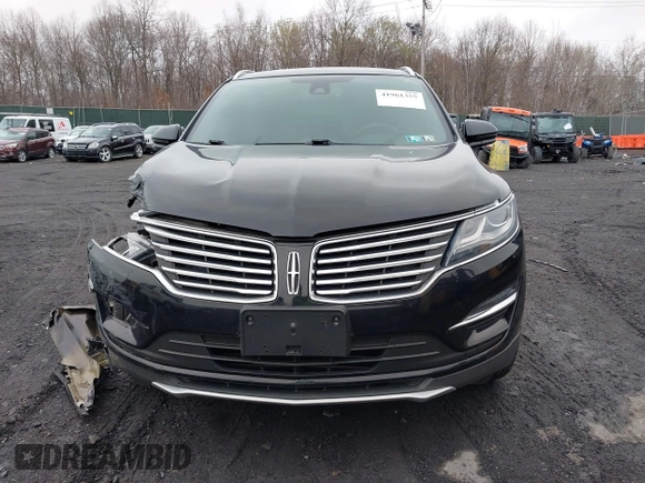 2017 Lincoln MKC Reserve with VIN 5LMTJ3DH4HUL32550, listed as a IAAI auction lot 41961355 with 60,104 mi miles. Bid and sale history available at carsss.com. Image 12.