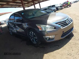 2015 Nissan Altima SL z VIN 1N4AL3AP0FC233740, wystawiony jako IAAI lot #42239684 z przebiegiem 111 970 mil mil oraz . Historia ofert i sprzedaży dostępna na DreamBid. Obrazek 1.