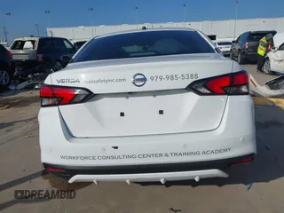 2020 Nissan Versa S with VIN 3N1CN8DV1LL813781, listed as a IAAI auction lot 41242523 with 92,021 mi miles. Bid and sale history available at carsss.com. Image 16.