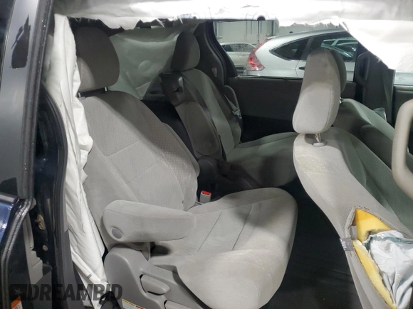 2018 Toyota Sienna LE Auto Access Seat with VIN 5TDKZ3DC5JS903117, listed as a Copart auction lot 46122665 with 83,851 mi miles and Salvage Title. Bid and sale history available at carsss.com. Image 11.
