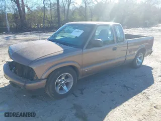 2003 Chevrolet S-10 LS with VIN 1GCCS19X138138729, listed as a IAAI auction lot 41683072 with 1 mi miles. Bid and sale history available at carsss.com. Image 2.