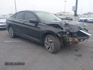 2020 Volkswagen Jetta SEL z VIN 3VWE57BU9LM085726, wystawiony jako IAAI lot #41776744 z przebiegiem 81 393 mil mil oraz . Historia ofert i sprzedaży dostępna na DreamBid. Obrazek 1.