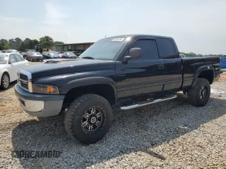 2001 Dodge 1500 z VIN 3B7HC13Z51M568382, wystawiony jako Copart lot #60704135 z przebiegiem 111 750 mil mil oraz Czysty tytuł • Clean title. Historia ofert i sprzedaży dostępna na DreamBid. Obrazek 1.