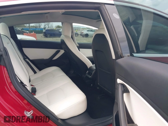 2019 Tesla Model 3 Mid Range z VIN 5YJ3E1EA7KF445040, wystawiony jako IAAI lot #41954956 z przebiegiem 68 004 mil mil oraz . Historia ofert i sprzedaży dostępna na DreamBid. Obrazek 8.