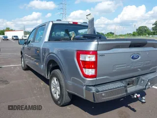2021 Ford F-150 XL z VIN 1FTEW1CB8MKE90821, wystawiony jako IAAI lot #42733214 z przebiegiem 74 371 mil mil oraz . Historia ofert i sprzedaży dostępna na DreamBid. Obrazek 3.