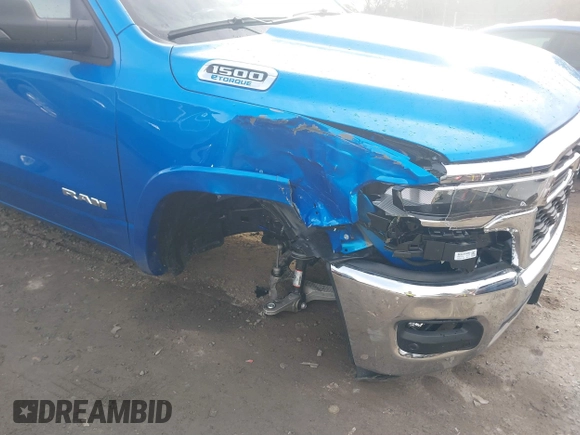 2025 Ram 1500 Big Horn z VIN 1C6RRFFG5SN516145, wystawiony jako IAAI lot #41040685 z przebiegiem 5 125 mil mil oraz . Historia ofert i sprzedaży dostępna na DreamBid. Obrazek 6.