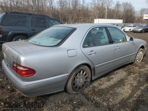 2001 Mercedes-Benz E-Class AWD with VIN WDBJF82J61X055258, listed as a Copart auction lot 42396765 with 0 mi miles and Salvage Title. Bid and sale history available at carsss.com. Image 3.