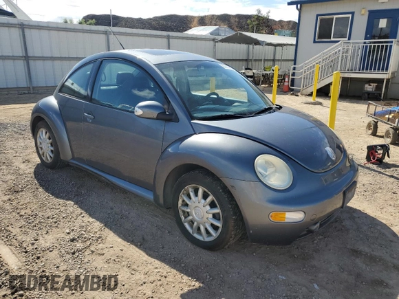2005 Volkswagen New Beetle Coupe GLS with VIN 3VWCK31C45M415650, listed as a Copart auction lot 83880664 with 35,598 mi miles and Clean Title. Bid and sale history available at carsss.com. Image 4.