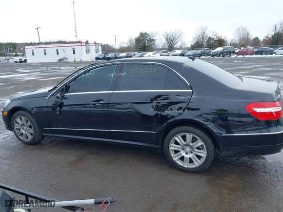 2013 Mercedes-Benz E-Class E 350 Luxury with VIN WDDHF5KB8DA729687, listed as a IAAI auction lot 41576021 with 133,062 mi miles. Bid and sale history available at carsss.com. Image 14.