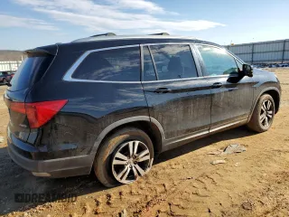 2016 Honda Pilot EX-L with VIN 5FNYF6H53GB078045, listed as a Copart auction lot 88852235 with 137,567 mi miles and Salvage Title. Bid and sale history available at carsss.com. Image 3.