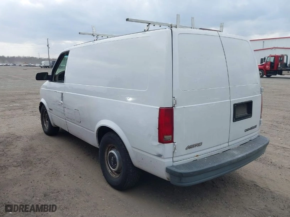 1999 Chevrolet Astro Cargo Van with VIN 1GCDM19W2XB168918, listed as a IAAI auction lot 41832476 with NaN miles. Bid and sale history available at carsss.com. Image 3.