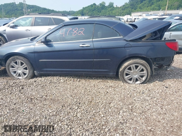2008 Chrysler Sebring Limited z VIN 1C3LC65M18N635296, wystawiony jako IAAI lot #41584782 z przebiegiem Nie podano mil oraz . Historia ofert i sprzedaży dostępna na DreamBid. Obrazek 3.