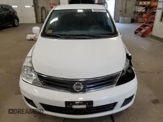 2010 Nissan Versa S z VIN 3N1BC1CP3AL359347, wystawiony jako Copart lot #59030675 z przebiegiem 237 339 mil mil oraz Szkoda całkowita • Salvage title. Historia ofert i sprzedaży dostępna na DreamBid. Obrazek 5.