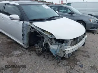 2013 Scion tC z VIN JTKJF5C70D3058888, wystawiony jako IAAI lot #41892224 z przebiegiem 84 749 mil mil oraz . Historia ofert i sprzedaży dostępna na DreamBid. Obrazek 18.