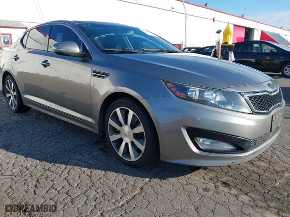 2013 Kia Optima SX w/Limited Pkg with VIN 5XXGR4A69DG190125, listed as a IAAI auction lot 41424498 with 134,056 mi miles. Bid and sale history available at carsss.com. Image 1.