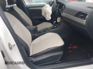 2020 Volkswagen Jetta S z VIN 3VWC57BU9LM101169, wystawiony jako IAAI lot #42124913 z przebiegiem 45 863 mil mil oraz . Historia ofert i sprzedaży dostępna na DreamBid. Obrazek 5.