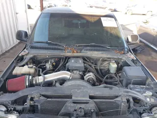 2000 Chevrolet Silverado 1500 with VIN 1GCEC14V9YZ245654, listed as a IAAI auction lot 41279421 with 286,544 mi miles. Bid and sale history available at carsss.com. Image 10.